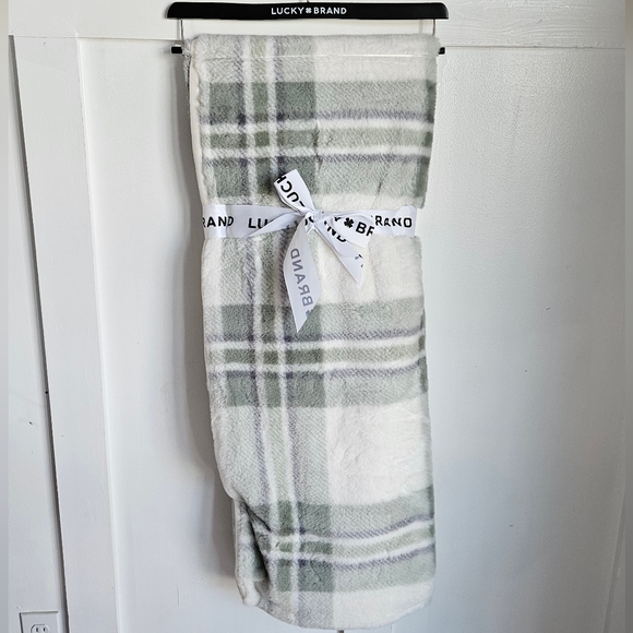 Lucky Brand Plaid Throw Blanket Sage Olive